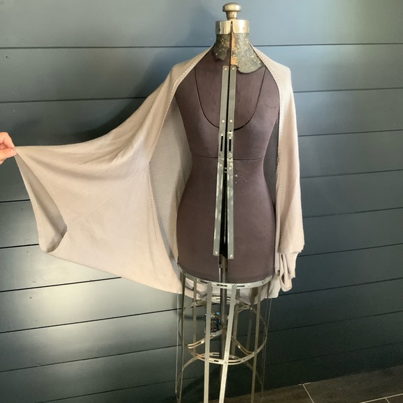 🎉Neutral Wrap/Kimono - Picture 8 of 12